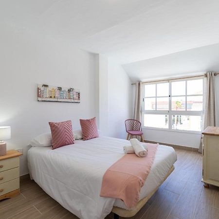 Apartamento En El Castillo Con Piscina 칼레타데푸스테 외부 사진