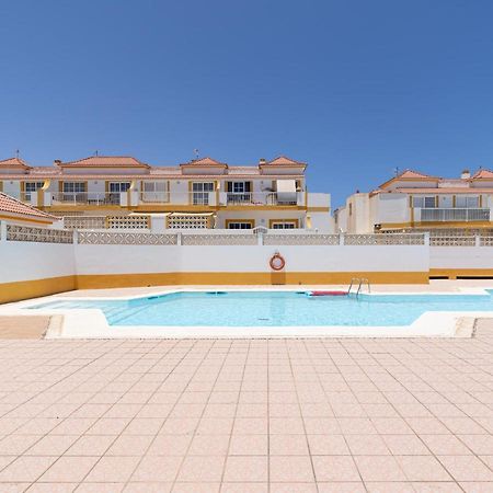 Apartamento En El Castillo Con Piscina 칼레타데푸스테 외부 사진