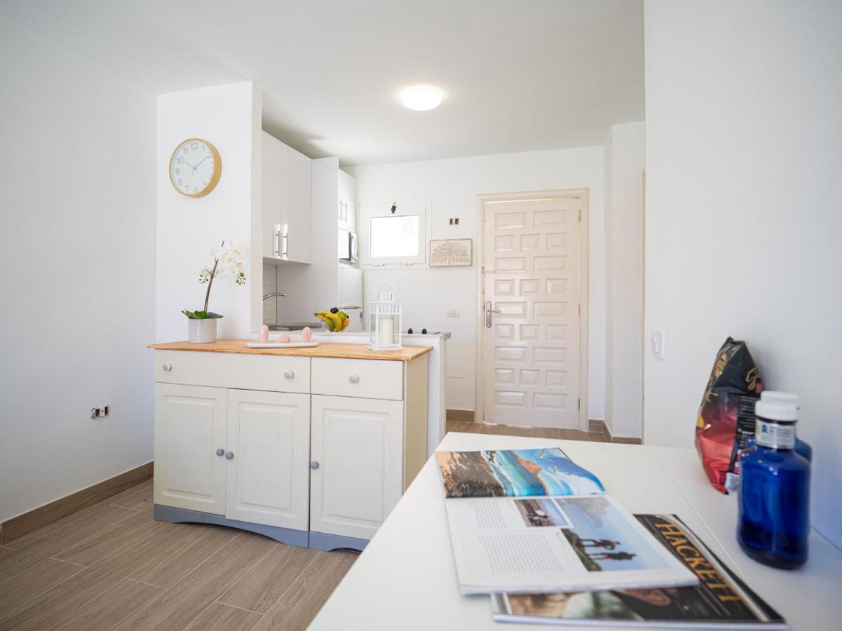Apartamento En El Castillo Con Piscina 칼레타데푸스테 외부 사진