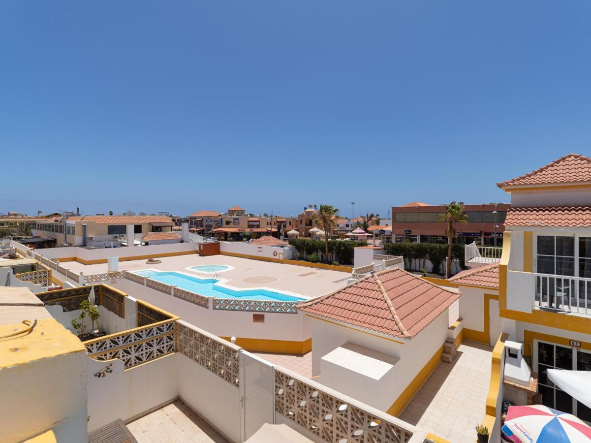 Apartamento En El Castillo Con Piscina 칼레타데푸스테 외부 사진
