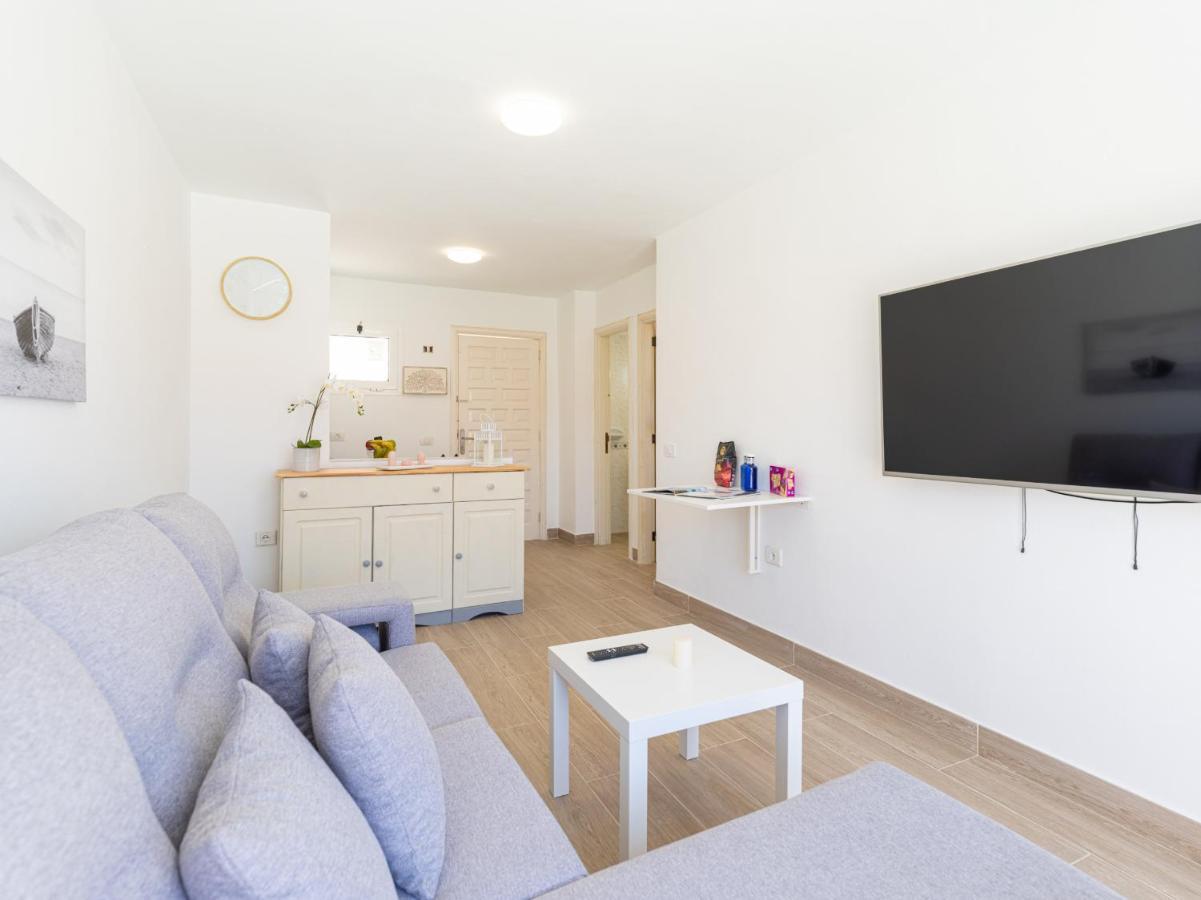 Apartamento En El Castillo Con Piscina 칼레타데푸스테 외부 사진
