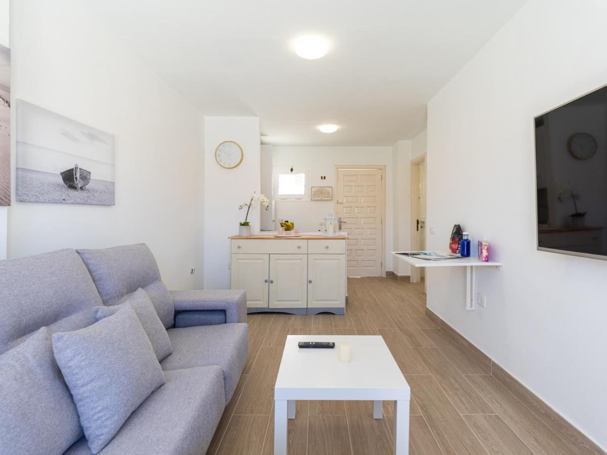 Apartamento En El Castillo Con Piscina 칼레타데푸스테 외부 사진