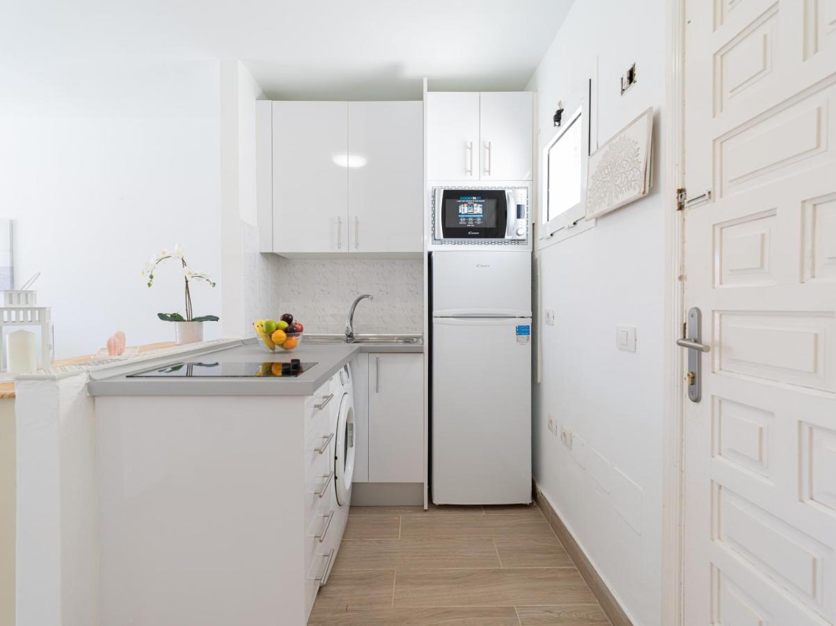 Apartamento En El Castillo Con Piscina 칼레타데푸스테 외부 사진