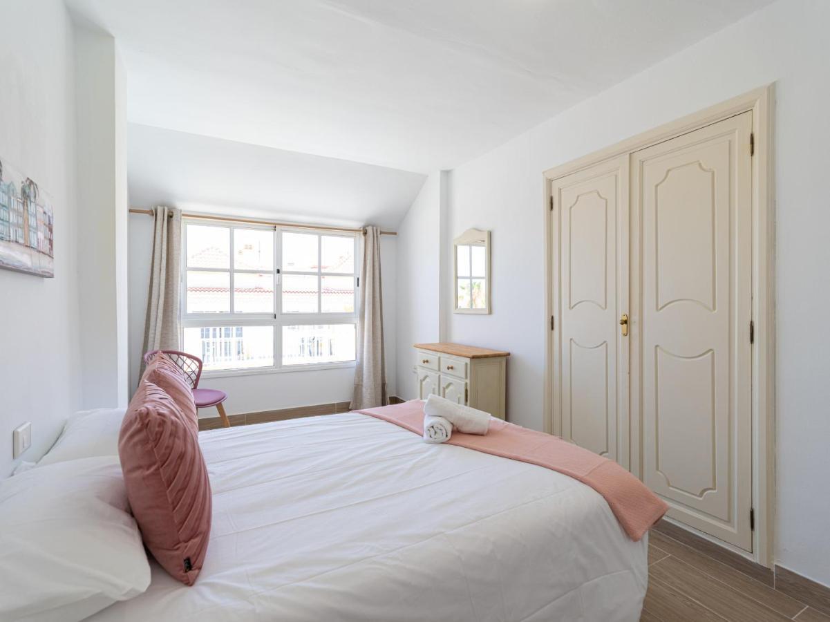 Apartamento En El Castillo Con Piscina 칼레타데푸스테 외부 사진