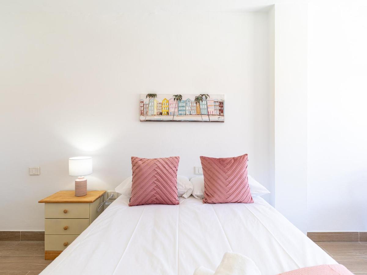 Apartamento En El Castillo Con Piscina 칼레타데푸스테 외부 사진