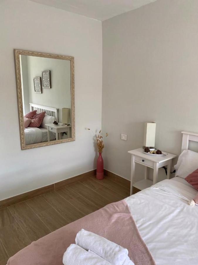 Apartamento En El Castillo Con Piscina 칼레타데푸스테 외부 사진